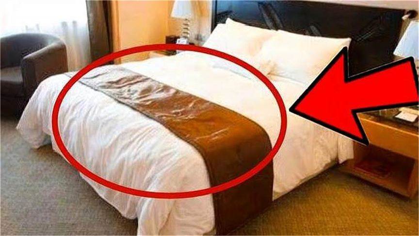 酒店床尾放的布，到底是干什麼用的？保潔阿姨告訴你答案