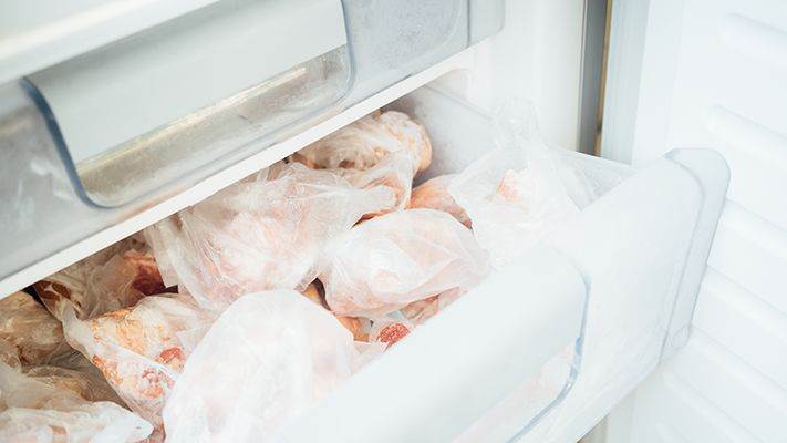 冰箱里的肉凍多久就不能吃了？超過這個「保質期」，家里有的建議扔掉
