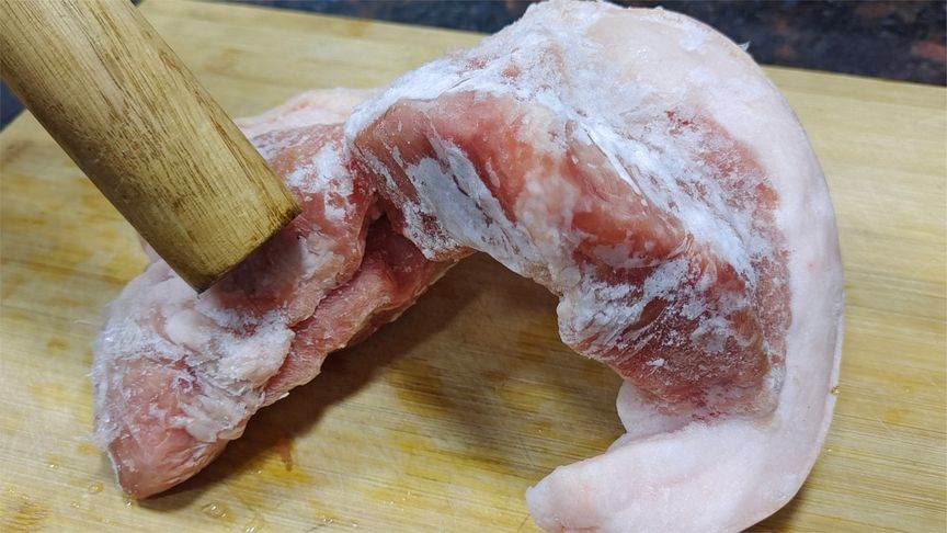 凍肉解凍不用水泡，加一樣它十分鐘快速解凍好，太厲害了