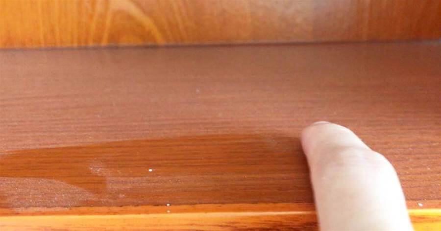 木質桌子一周不擦就落灰，家政教個擦拭方法，擦的干凈不易落灰