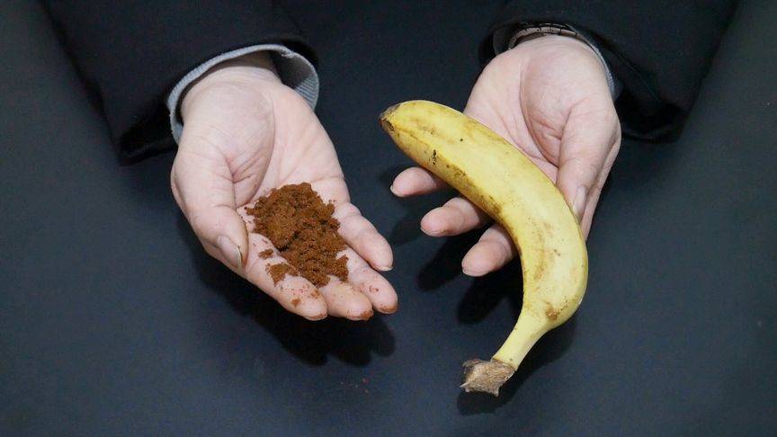 吃完香蕉皮不要隨便扔，放上一把紅糖，太實用了
