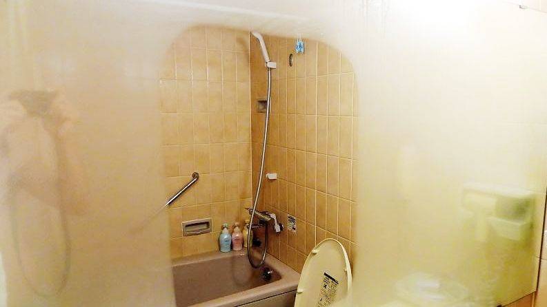洗完澡鏡子總是霧霧的怎麼辦？掌握這個技巧，再也沒霧氣
